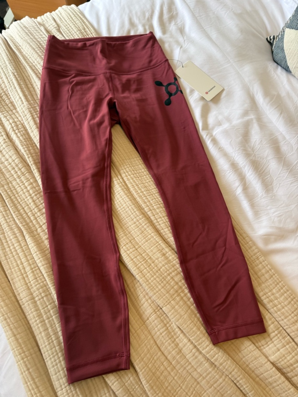 NWT Lululemon x Orangetheory Collab Wunder Train HR Tight 25” - Wine - Size 8